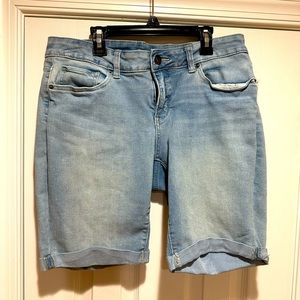 *Previously Loved* Women's Time & Tru Bermuda Short